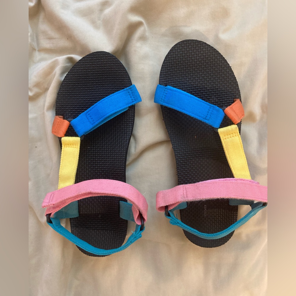 colorblock teva